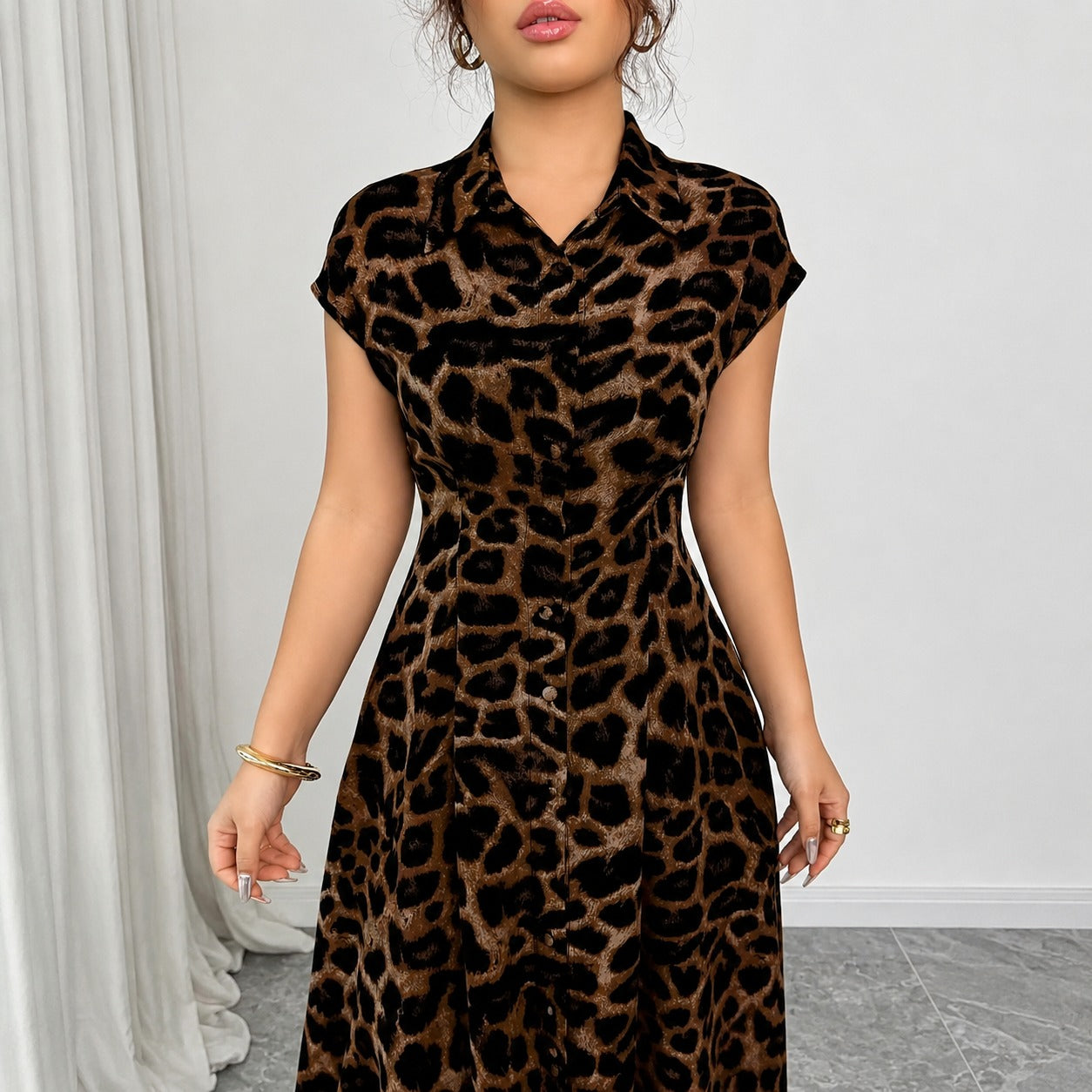 Vestido Yara com Estampa de Leopardo- Para um visual Inesquecível