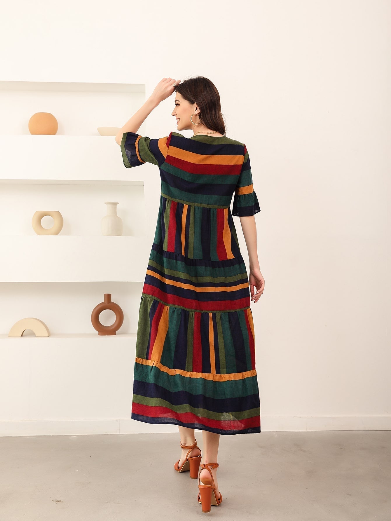 Vestido listrado Bianca- Elegância e charme em cada detalhe