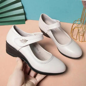 Sandália Ortopédica Feminina - Manuella- Descubra o equilíbrio perfeito entre estilo e conforto +Frete Grátis