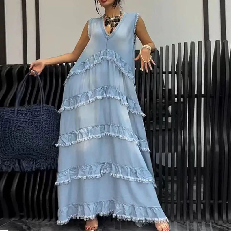 Vestido Jeans Sofia- Atraia olhares com um visual moderno e charmoso.