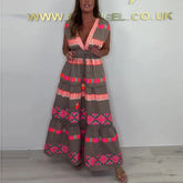 Vestido Tereza - Plissado com Decote em V - O charme que faltava no seu guarda-roupa!