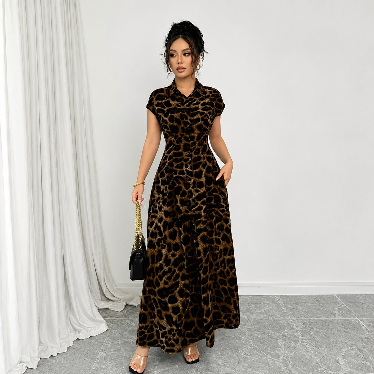 Vestido Yara com Estampa de Leopardo- Para um visual Inesquecível