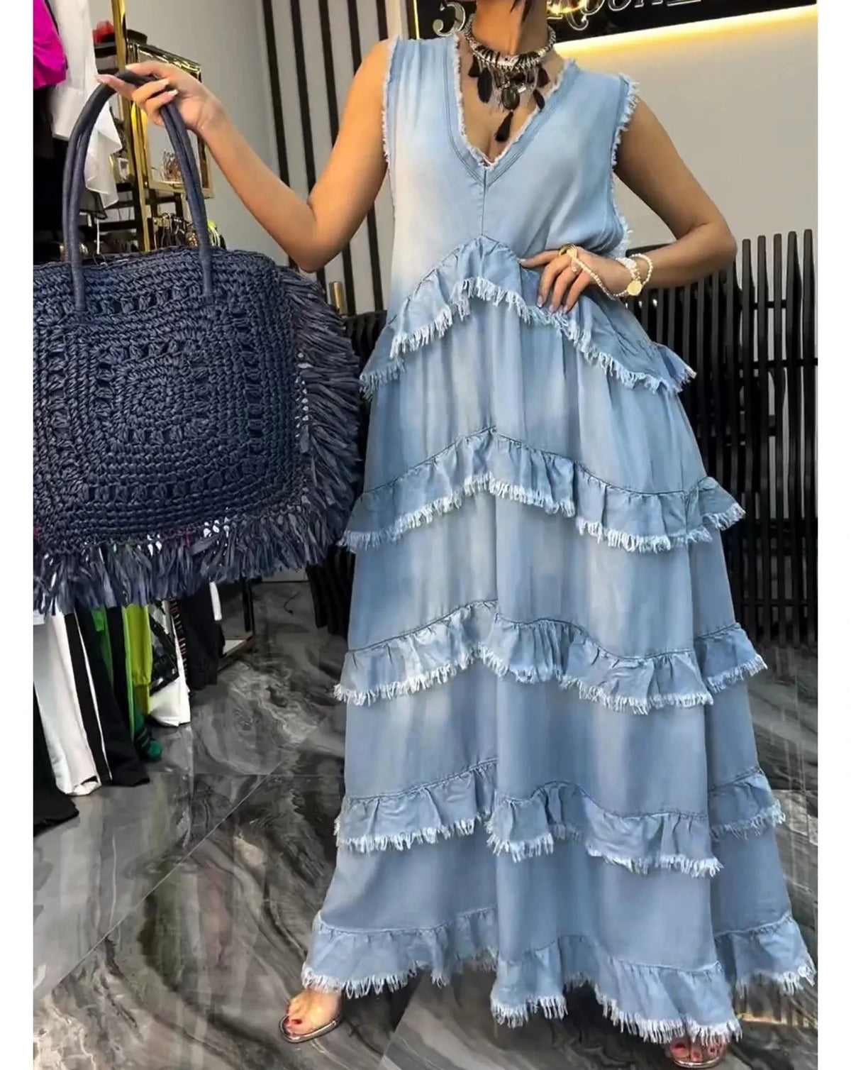 Vestido Jeans Sofia- Atraia olhares com um visual moderno e charmoso + Frete Grátis