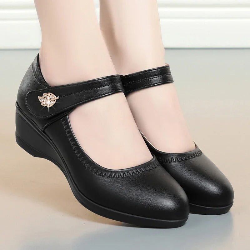 Sandália Ortopédica Feminina - Manuella- Descubra o equilíbrio perfeito entre estilo e conforto +Frete Grátis
