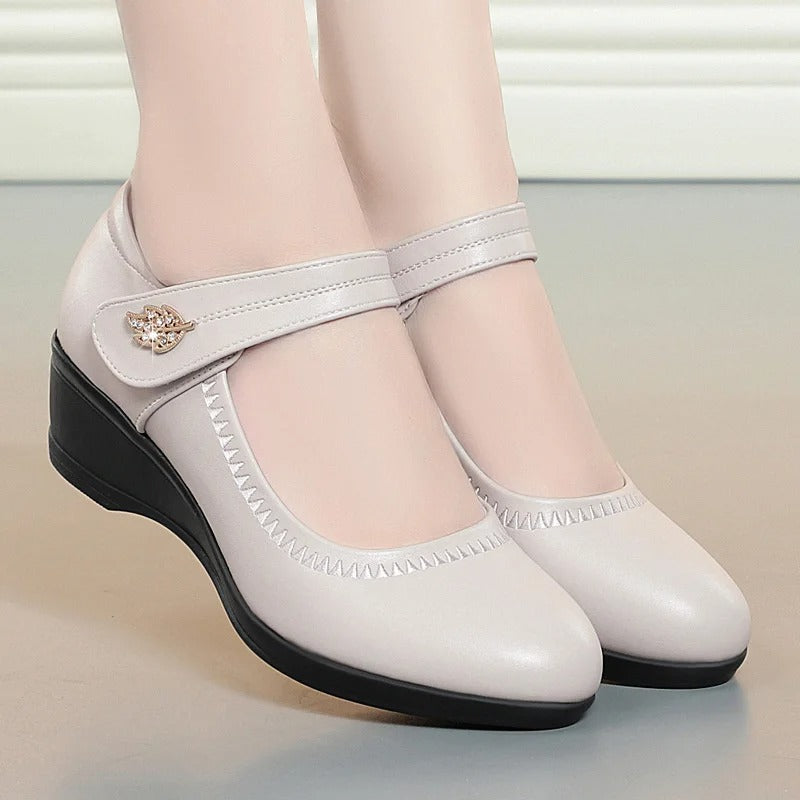 Sandália Ortopédica Feminina - Manuella- Descubra o equilíbrio perfeito entre estilo e conforto +Frete Grátis